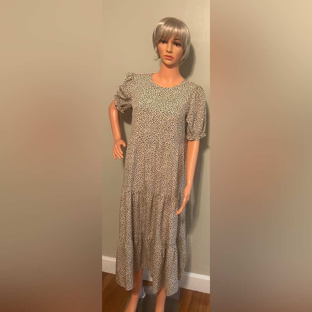 Pretty Garden NWT Bohemian Animal Print
Tiered Puff Sleeve Midi Dress Size M - Picture 5 of 7